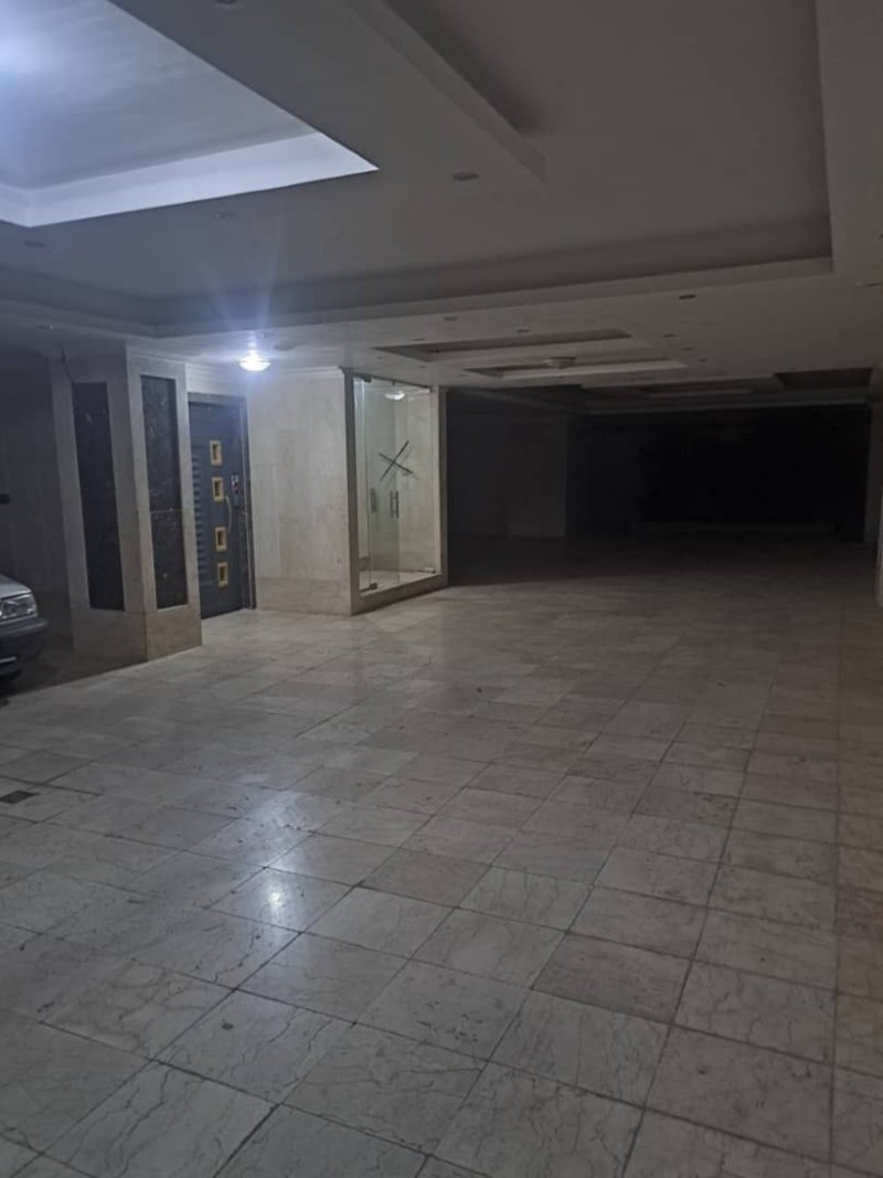 آپارتمان 105 متری دو خوابه در فاز 2 اندیشه15584349066