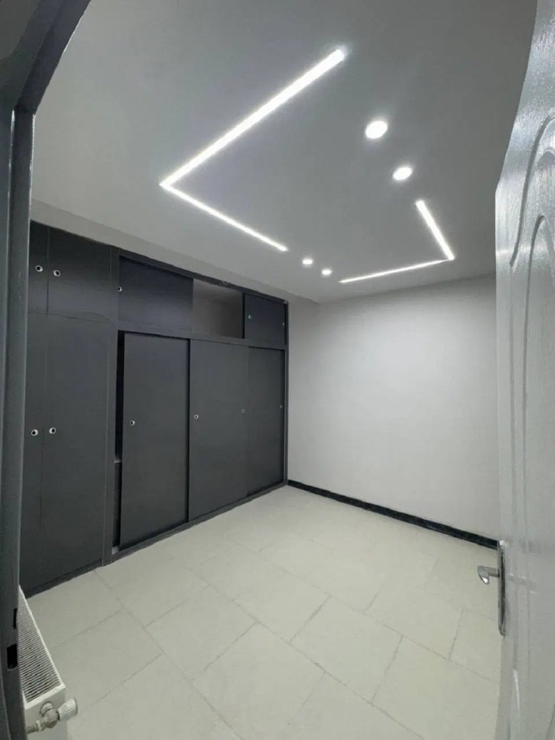 آپارتمان 84 متری دو خوابه در فاز 2 پرند15673050134