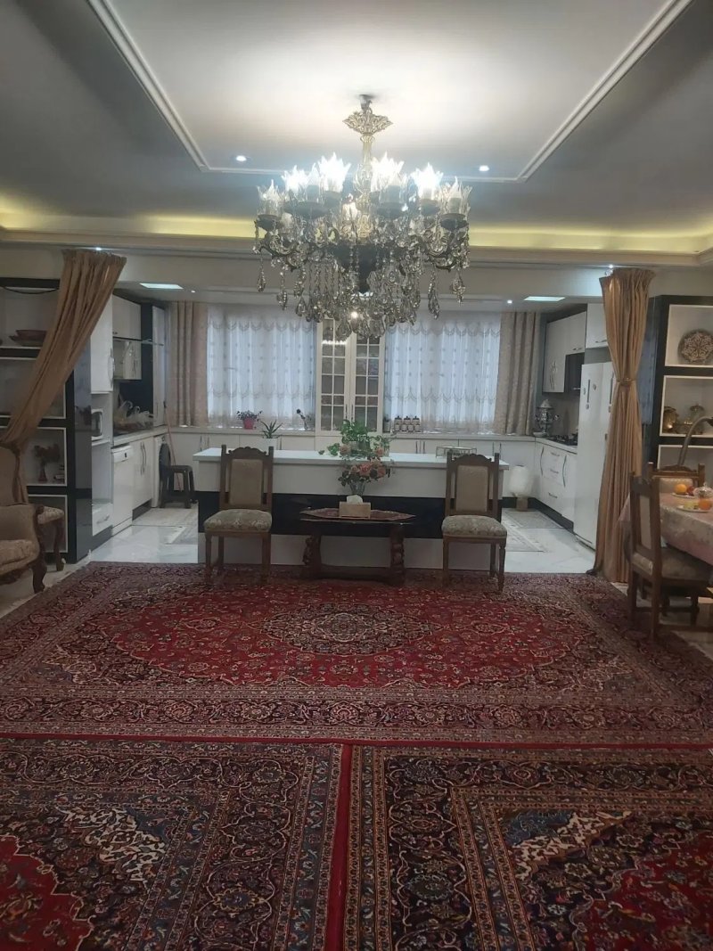 آپارتمان 160 متری سه خوابه در زاهد گیلانی تهران15687550223