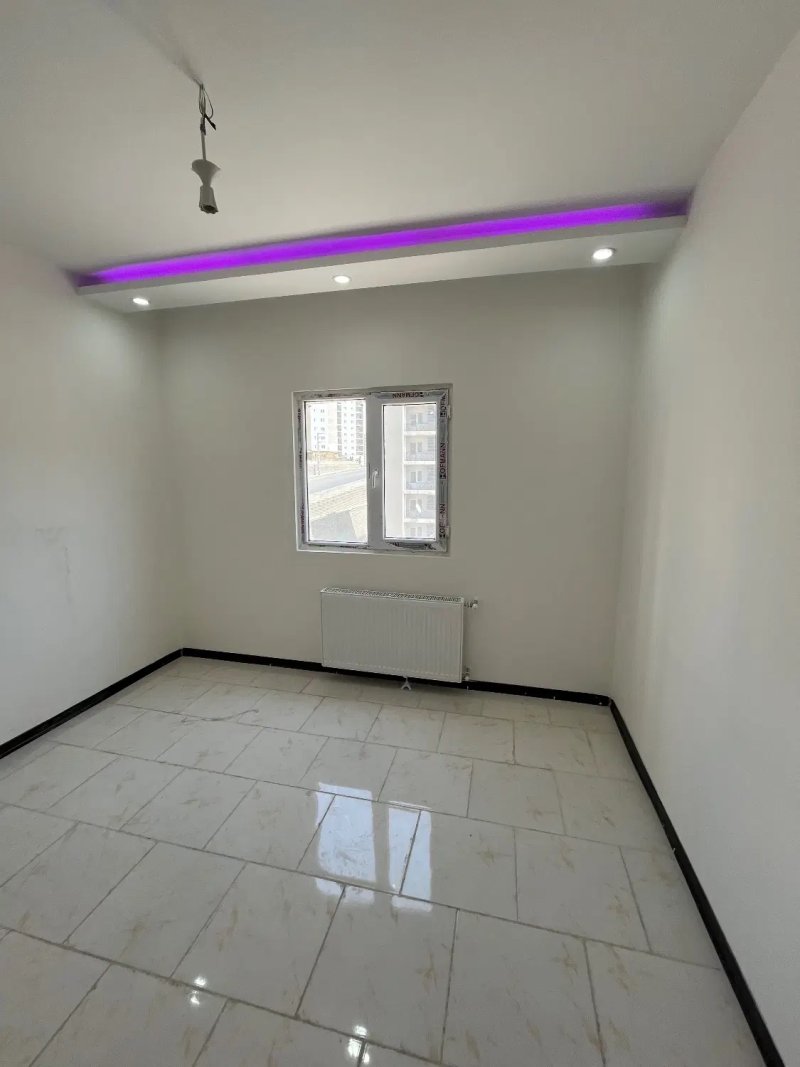 آپارتمان 87 متری دو خوابه در فاز 11 پردیس15702650457