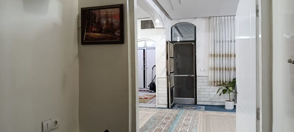 خانه 95 متری یک خوابه در بلوار 15 خرداد قم15716550646