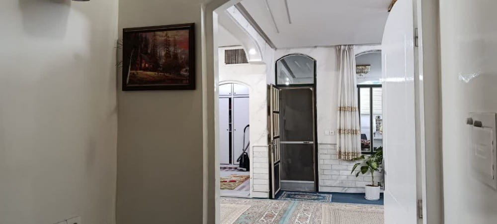 خانه 95 متری یک خوابه در بلوار 15 خرداد قم15716550648