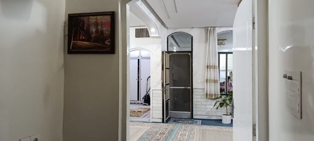 خانه 95 متری یک خوابه در بلوار 15 خرداد قم15716550649
