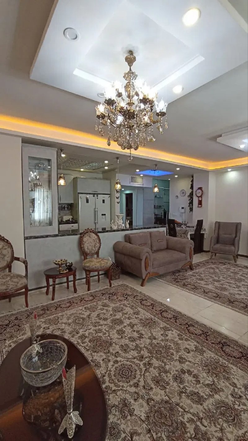 آپارتمان 97 متری دو خوابه در فاز ۸ پردیس15726050765