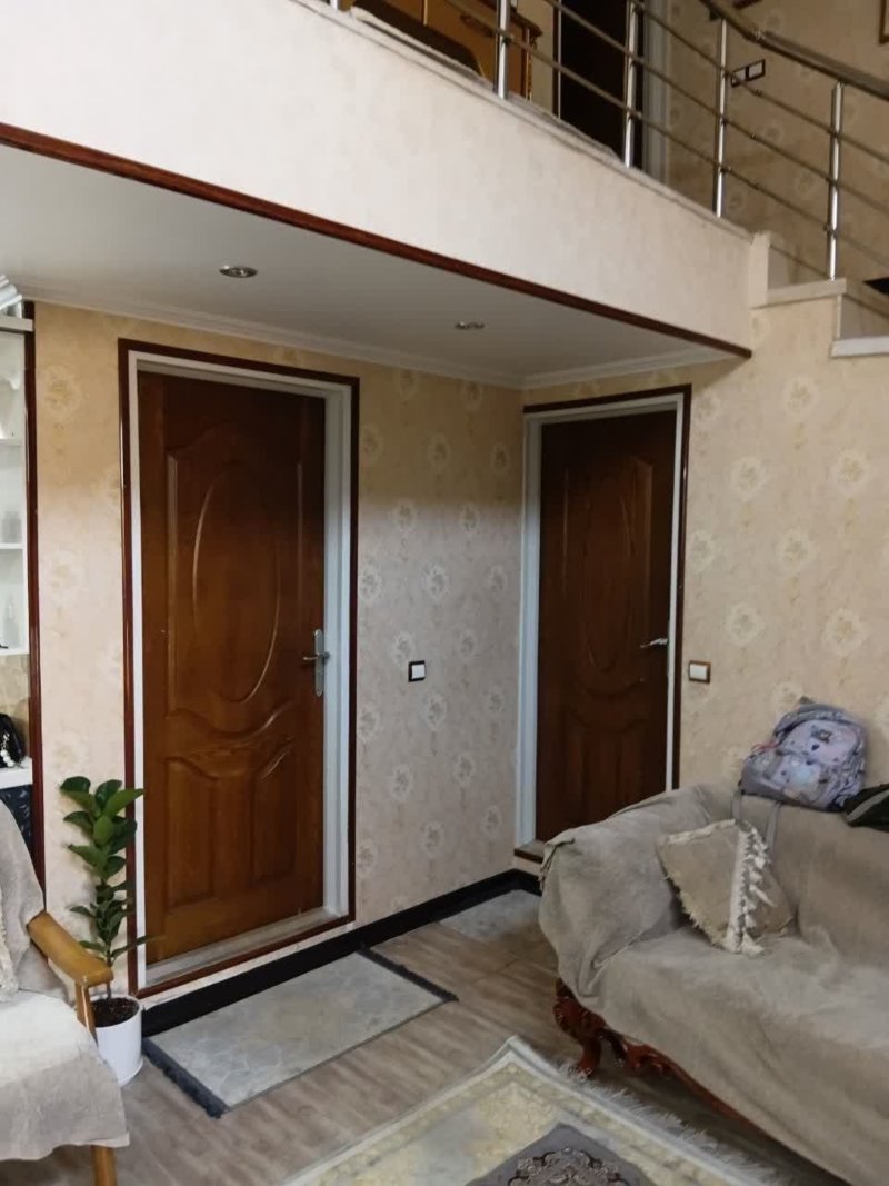 خانه 120 متری پنج خوابه در میدان امام علی یزد15760951072