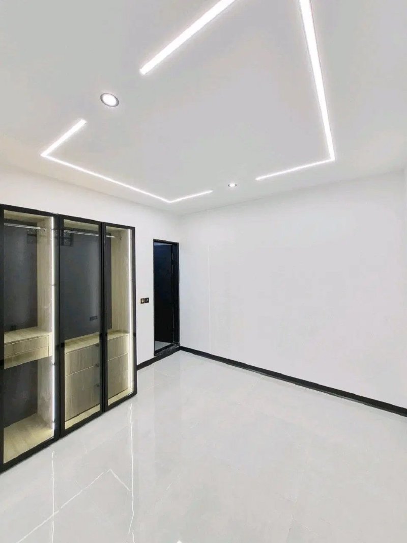 آپارتمان 105 متری سه خوابه در فاز 1 اندیشه15827252162
