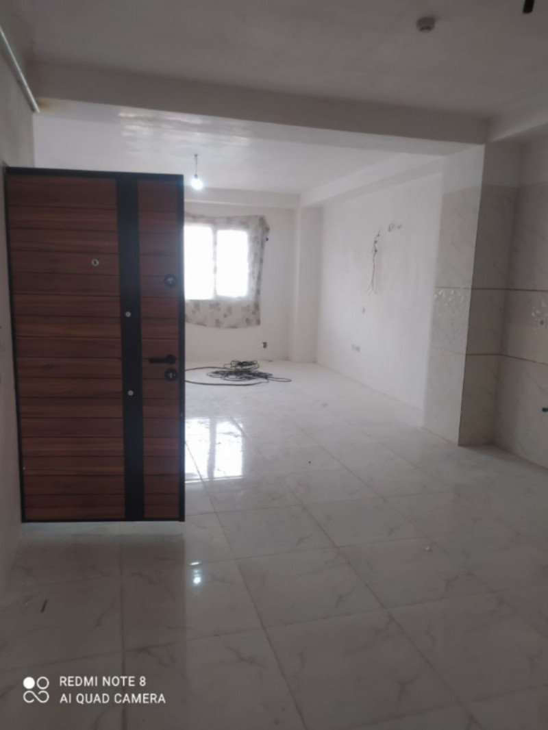 آپارتمان 80 متری دو خوابه در ملایر1268015296