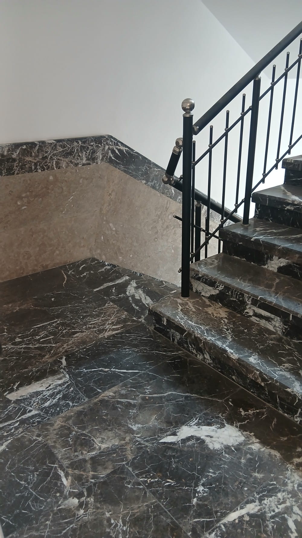 آپارتمان 120 متری دو خوابه در بلوار خزر ساری15839852970