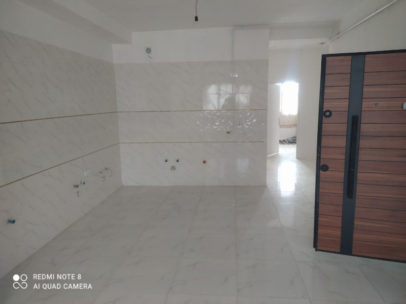 آپارتمان 80 متری دو خوابه در ملایر1268015300
