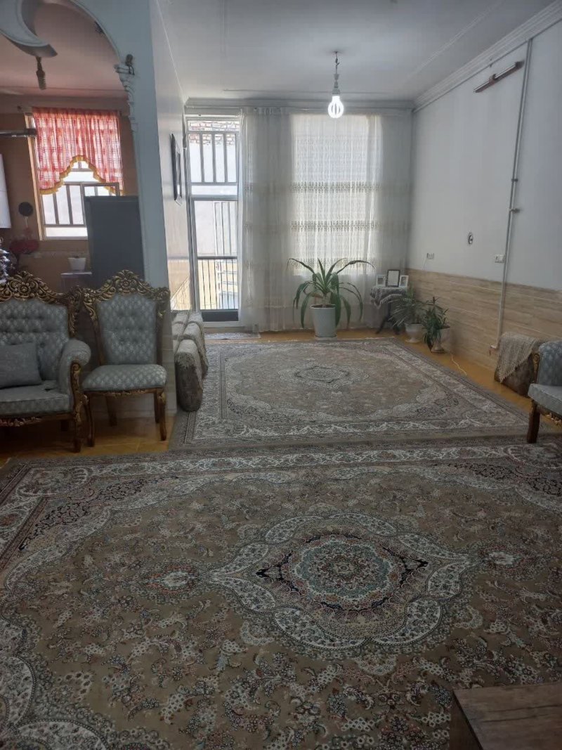 خانه 100 متری پنج خوابه در بلوار استقلال یزد15874953234