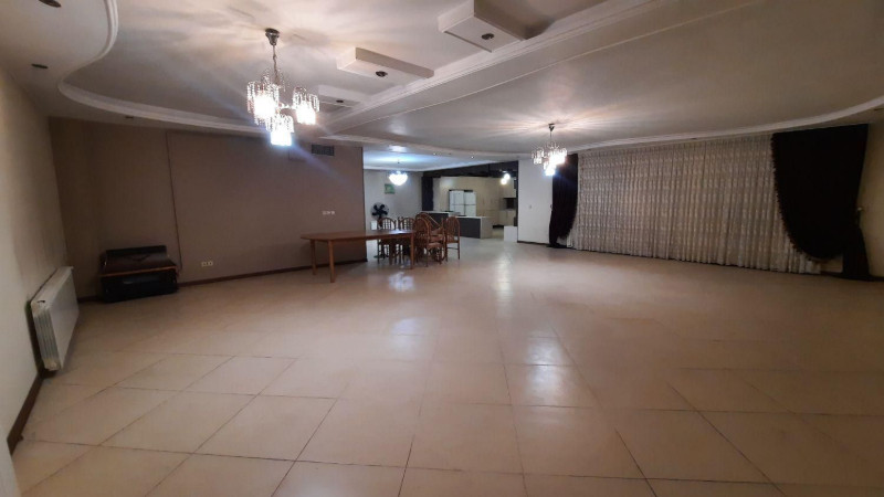 آپارتمان 234 متری سه خوابه در طالقانی همدان124628535