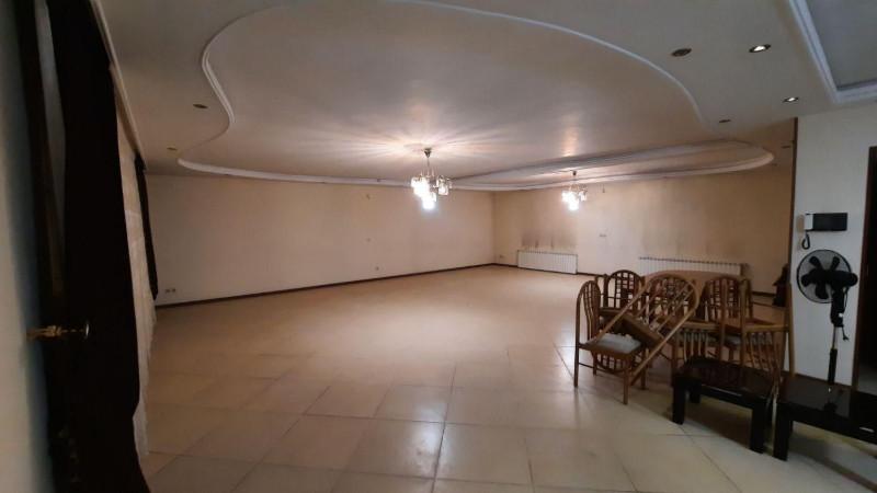 آپارتمان 234 متری سه خوابه در طالقانی همدان124628536