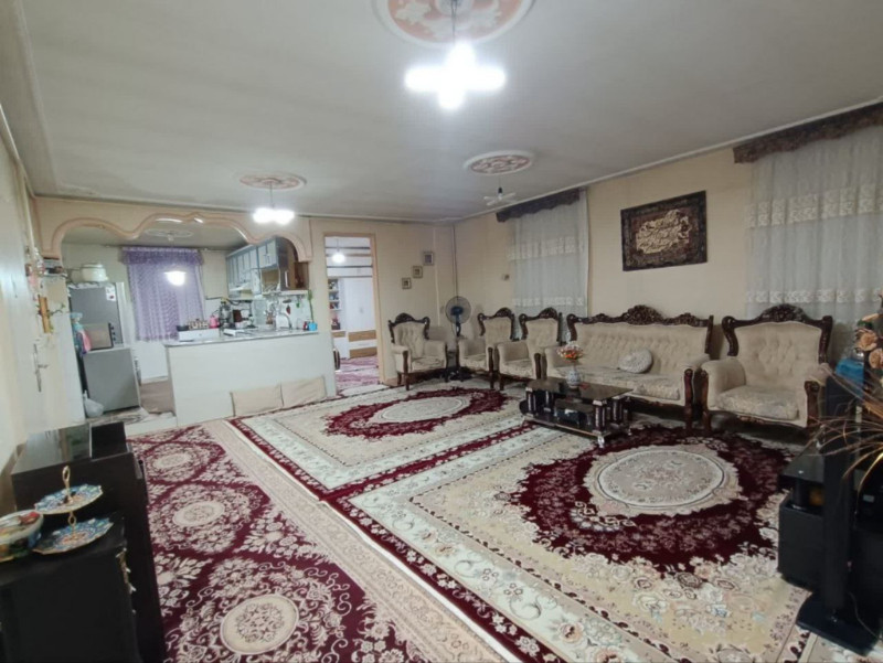 آپارتمان 85 متری دو خوابه در میدان زندیه ملایر1269195622