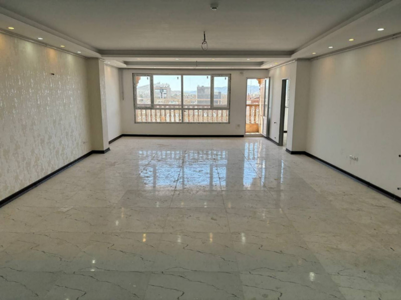 آپارتمان 150 متری سه خوابه در خیابان سعدی ملایر1269875885