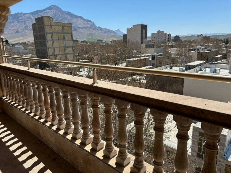 آپارتمان 150 متری سه خوابه در خیابان سعدی ملایر1269875886