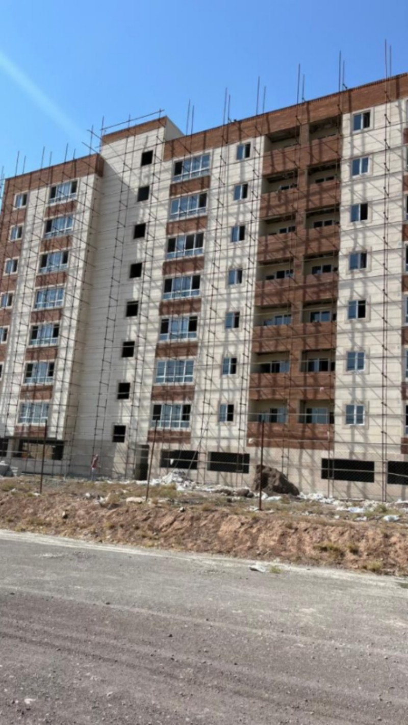 آپارتمان 90 متری دو خوابه در فاز 6 پرند1270045974