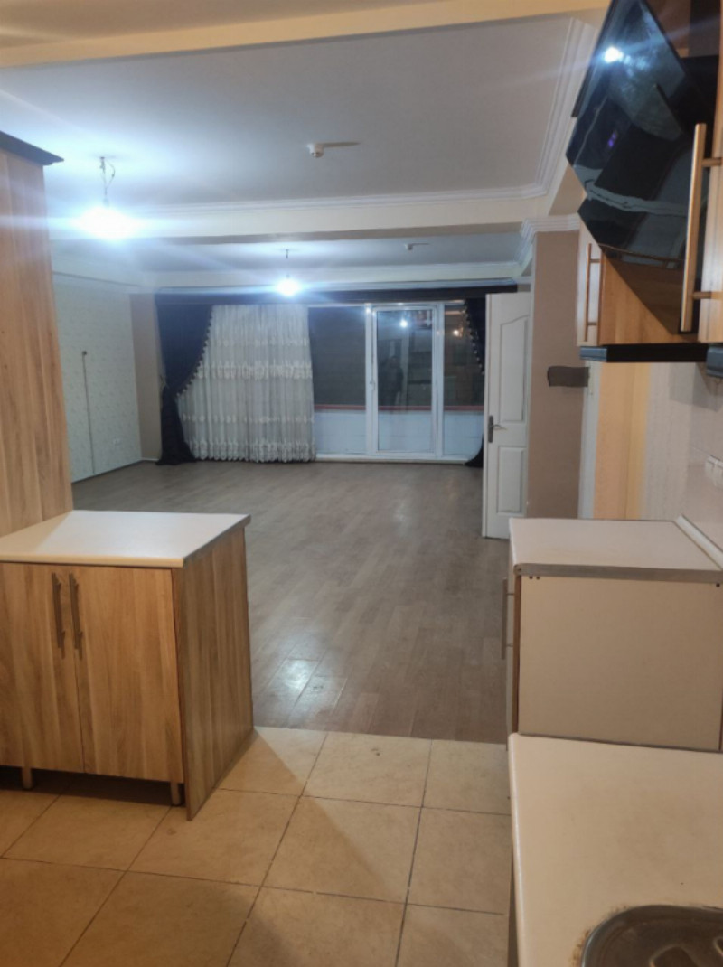 آپارتمان 105 متری دو خوابه در کوی نصر تبریز1274116834