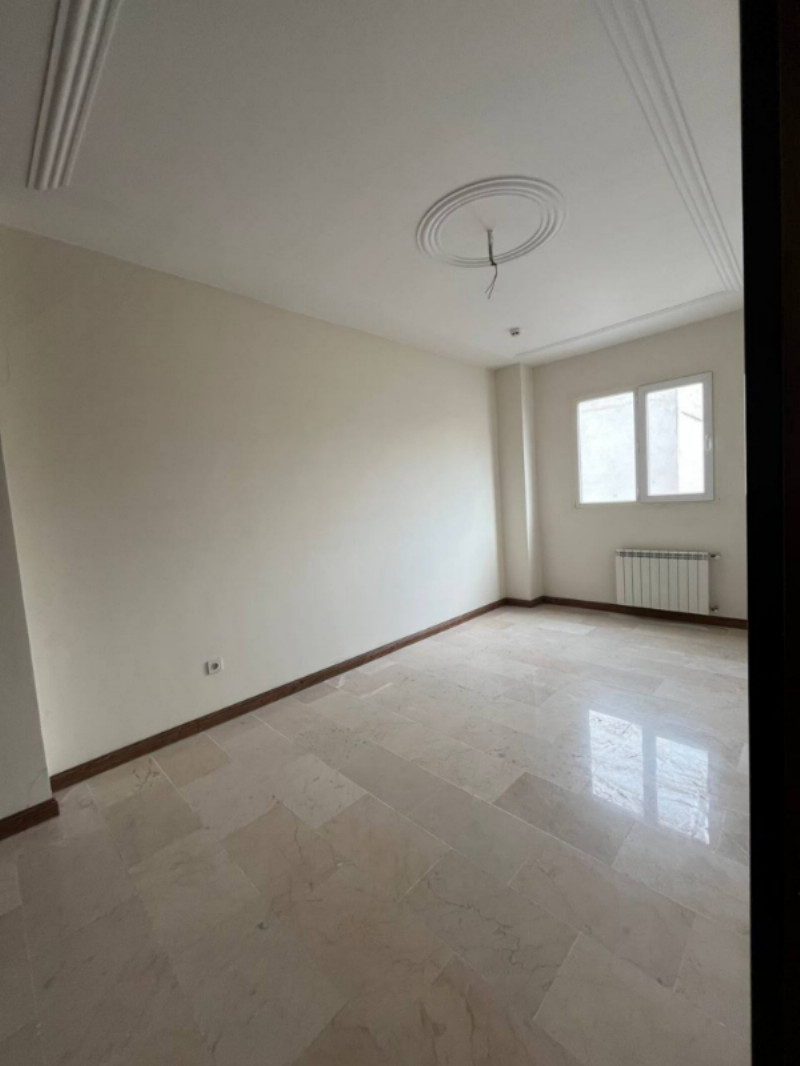 آپارتمان 200 متری سه خوابه در ابوذر تهران1275017060