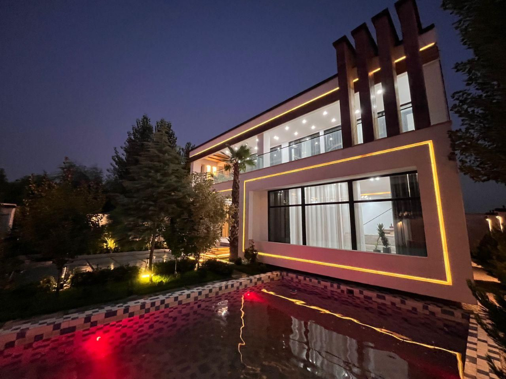 ویلا 550 متری سه خوابه در کردان کرج12404672