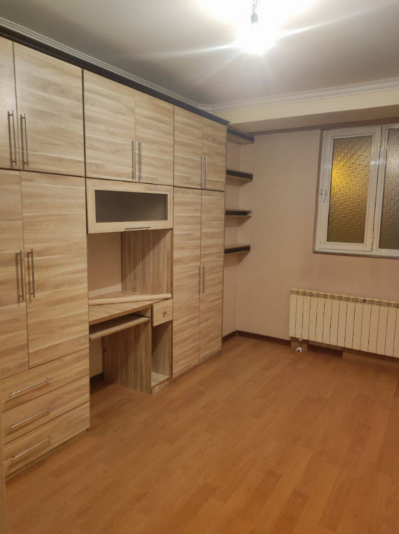 آپارتمان 117 متری دو خوابه در کوی نصر تبریز1276577474