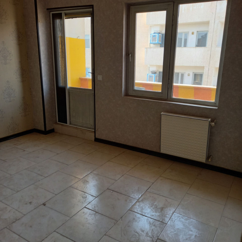 آپارتمان 73 متری دو خوابه در فاز 5 پرند124917788