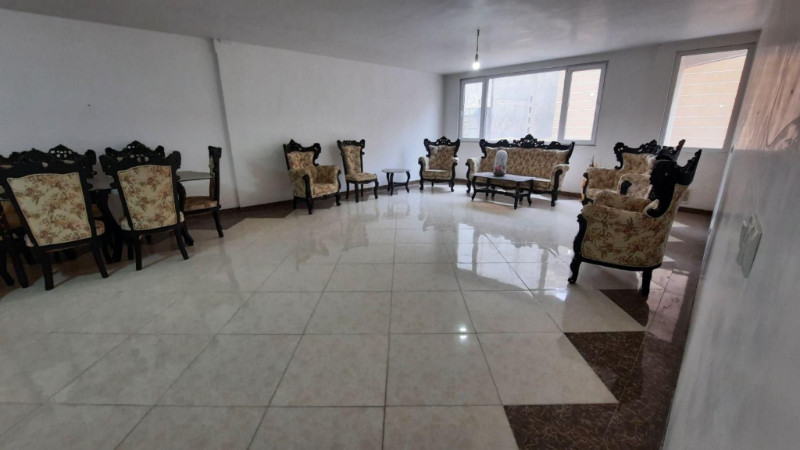 آپارتمان 227 متری چهارخوابه در طالقانی همدان1277617918