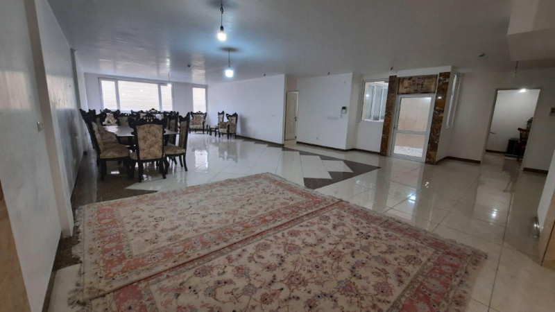 آپارتمان 227 متری چهارخوابه در طالقانی همدان1277617922