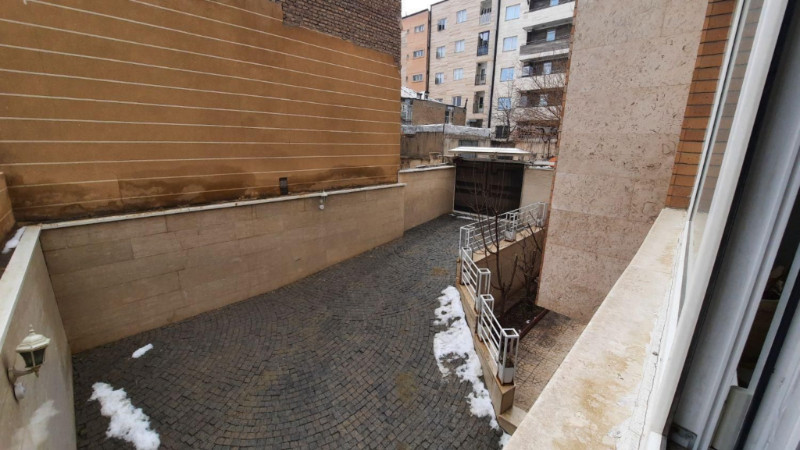 آپارتمان 227 متری چهارخوابه در طالقانی همدان1277617924