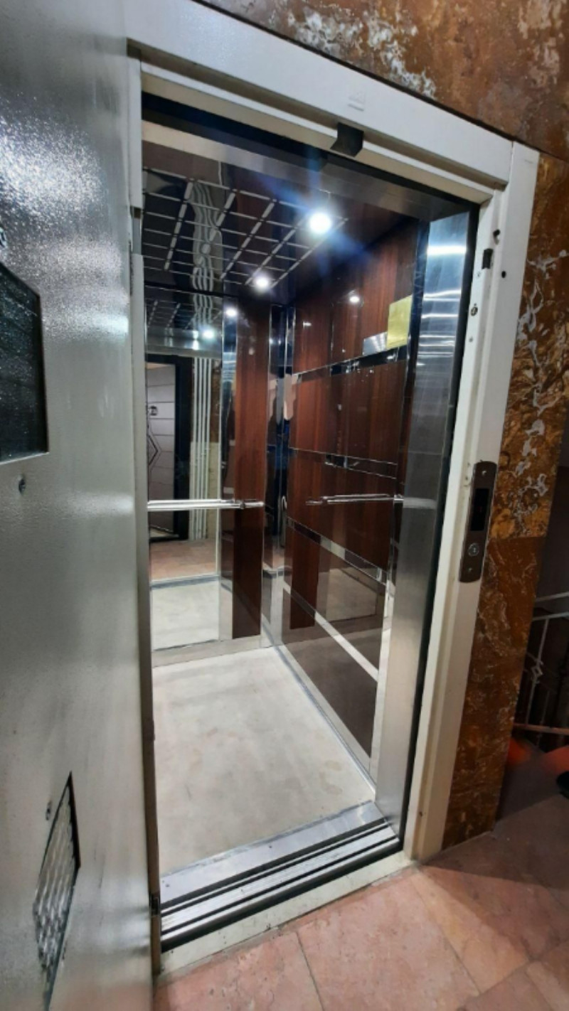 آپارتمان 227 متری چهارخوابه در طالقانی همدان1277617925