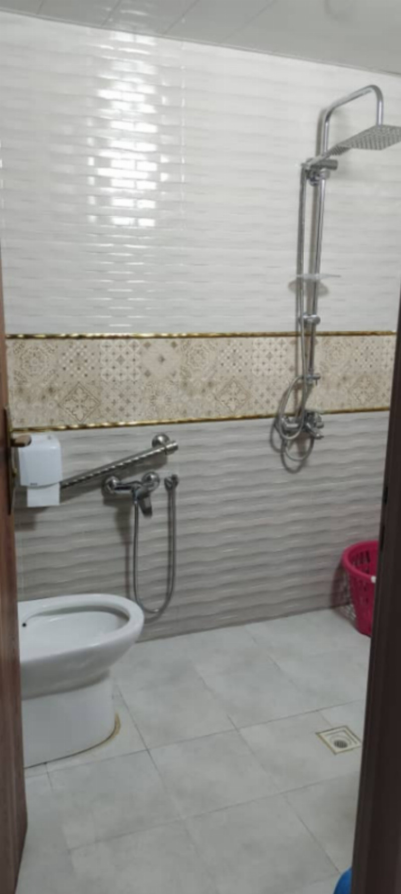 آپارتمان 140 متری سه خوابه در برازنده اصفهان1279328361