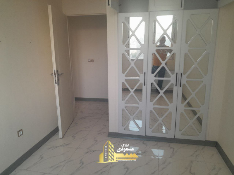 آپارتمان 130 متری سه خوابه در میدان امام خمینی شهریار1281509568